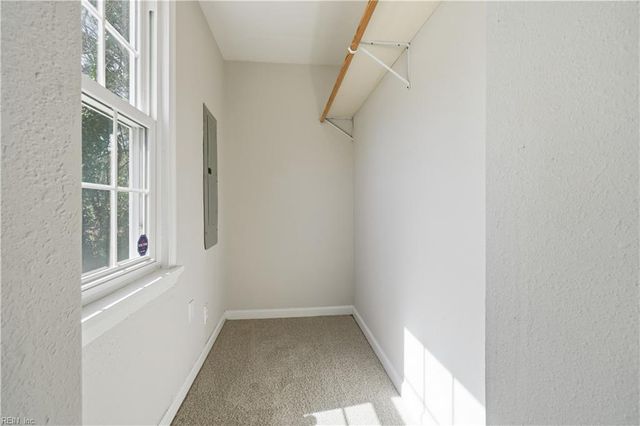 8 Montgomery ST, Portsmouth, VA 23707