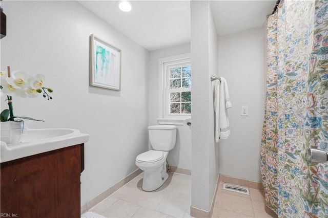 8 Montgomery ST, Portsmouth, VA 23707