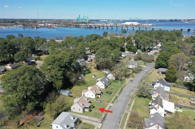 8 Montgomery ST, Portsmouth, VA 23707