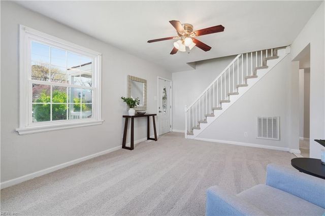 8 Montgomery ST, Portsmouth, VA 23707