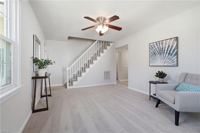 8 Montgomery ST, Portsmouth, VA 23707