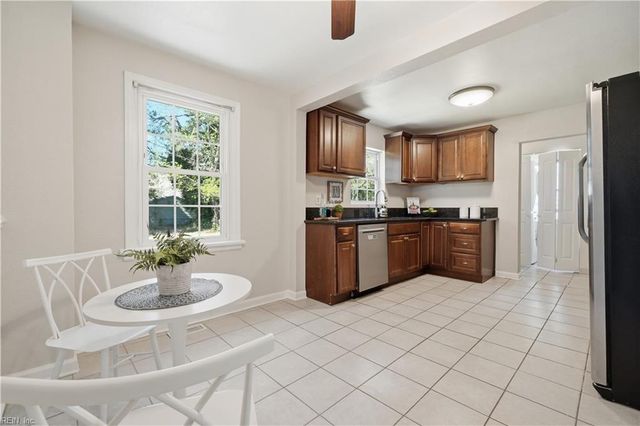 8 Montgomery ST, Portsmouth, VA 23707