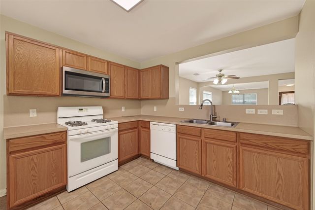 9615 Milas Way, Sugar Land, TX 77498