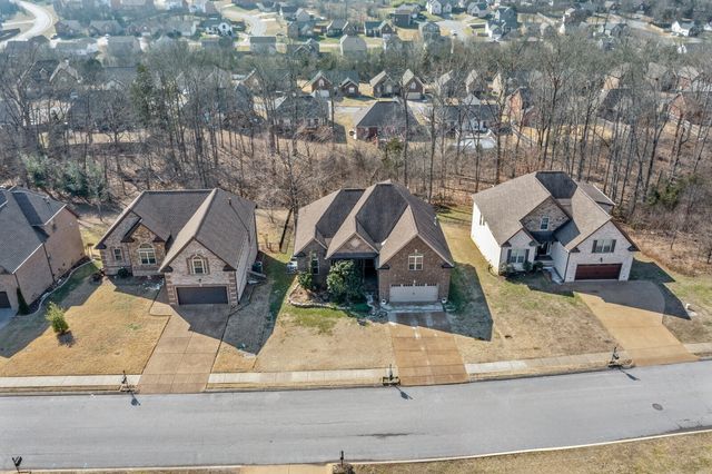 1102 Secretariat Dr, Mount Juliet, TN 37122