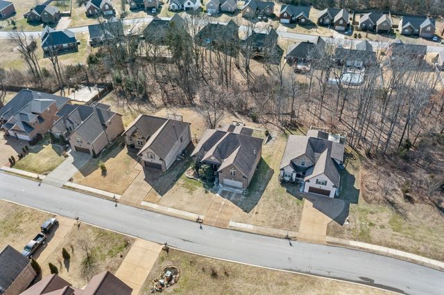 1102 Secretariat Dr, Mount Juliet, TN 37122
