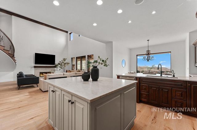 473 N Strata Via Way, Boise, ID 83712