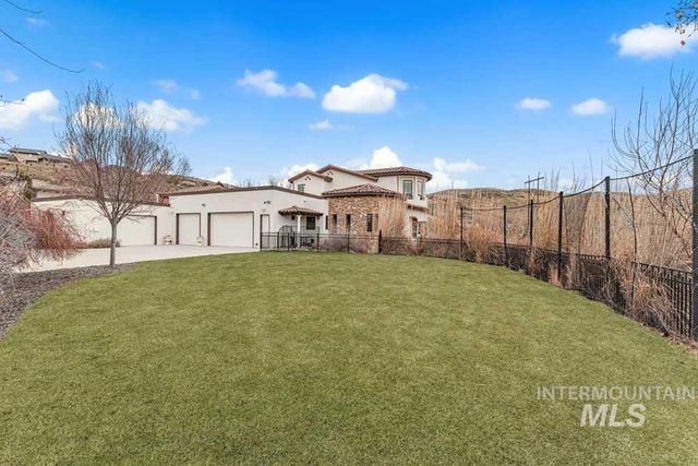 473 N Strata Via Way, Boise, ID 83712