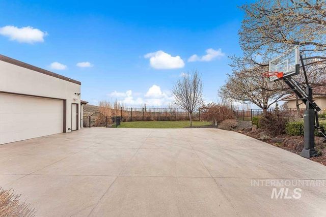 473 N Strata Via Way, Boise, ID 83712