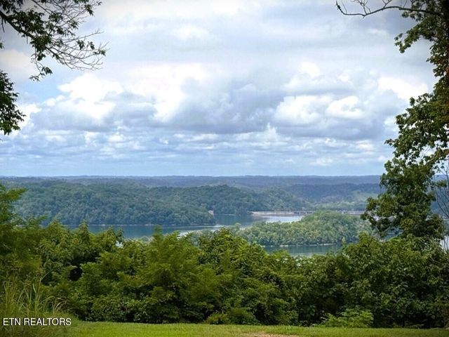 15 Swan Ridge Rd, Hilham, TN 38568