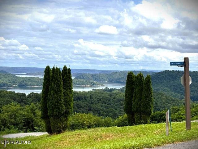 15 Swan Ridge Rd, Hilham, TN 38568
