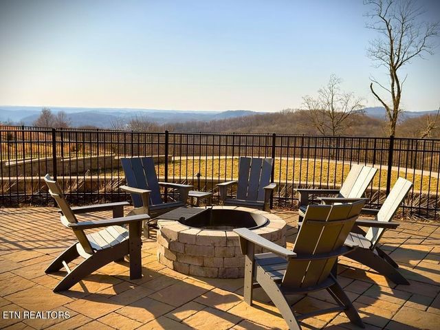 15 Swan Ridge Rd, Hilham, TN 38568