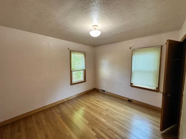 413 Linden Circle, Huntington, WV 25705