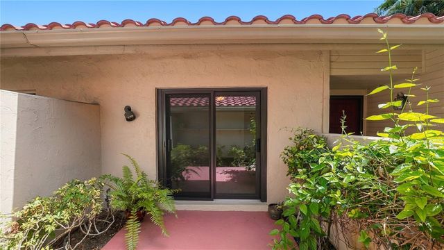 4802 KESTRAL PARK CIRCLE 22, Sarasota, FL 34231