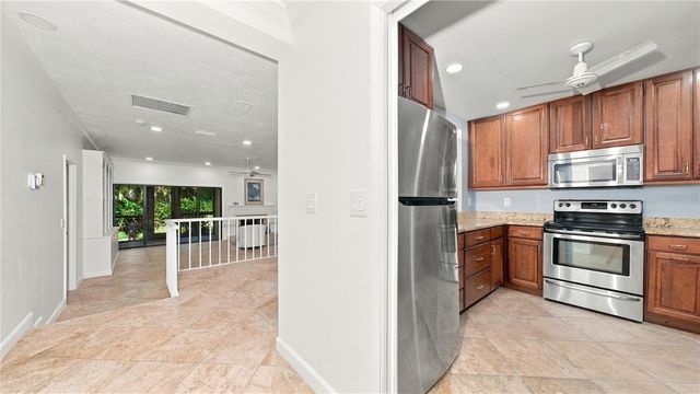 4802 KESTRAL PARK CIRCLE 22, Sarasota, FL 34231