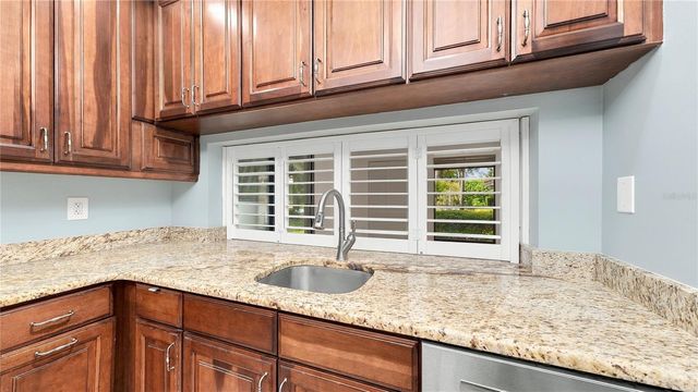 4802 KESTRAL PARK CIRCLE 22, Sarasota, FL 34231