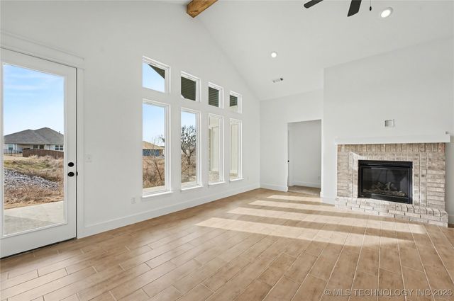 2104 E 128th Place S, Jenks, OK 74037