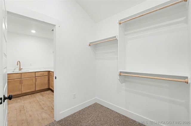 2104 E 128th Place S, Jenks, OK 74037