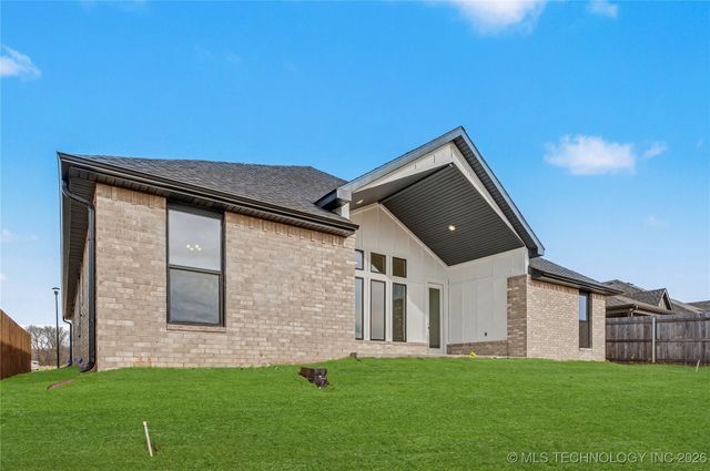 2104 E 128th Place S, Jenks, OK 74037