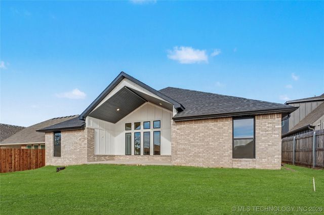 2104 E 128th Place S, Jenks, OK 74037