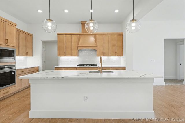 2104 E 128th Place S, Jenks, OK 74037