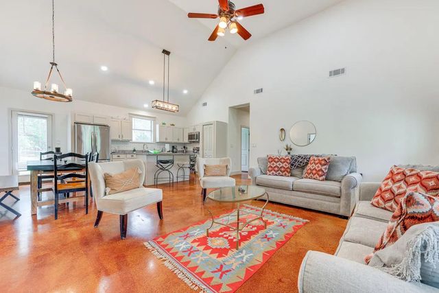 500 Deer Creek DR, San Marcos, TX 78666