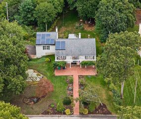 12 Carolyn Ct, Swansea, MA 02777