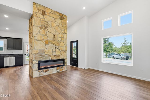 203 Granite Drive, Sevierville, TN 37876