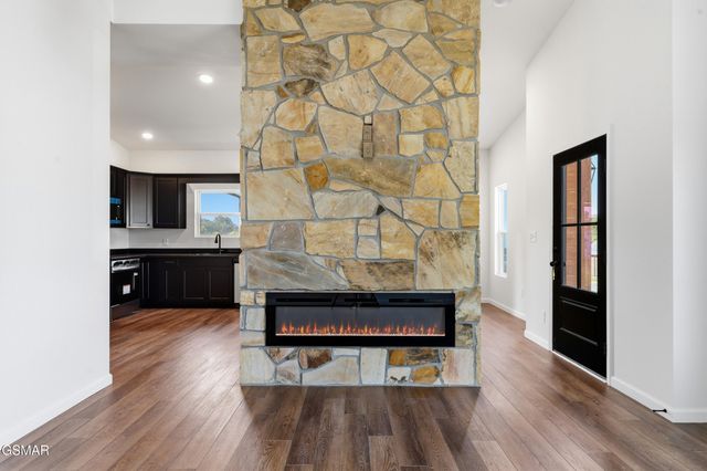 203 Granite Drive, Sevierville, TN 37876