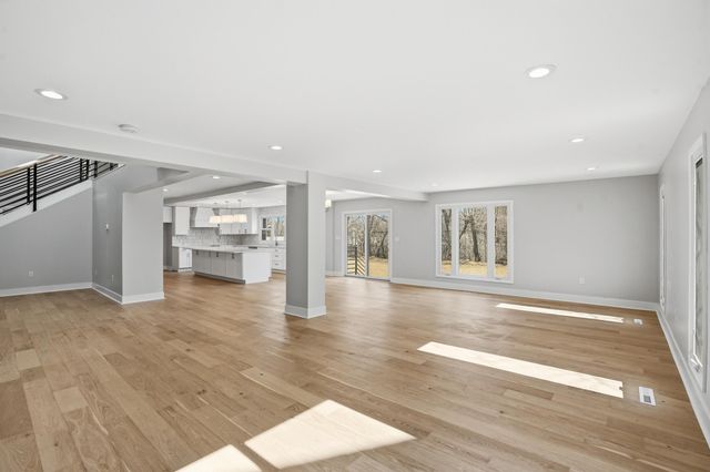 10043 Twin Creek Boulevard, Munster, IN 46321