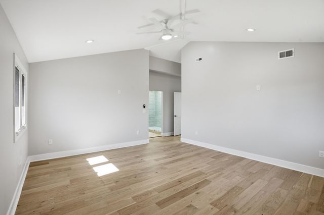 10043 Twin Creek Boulevard, Munster, IN 46321