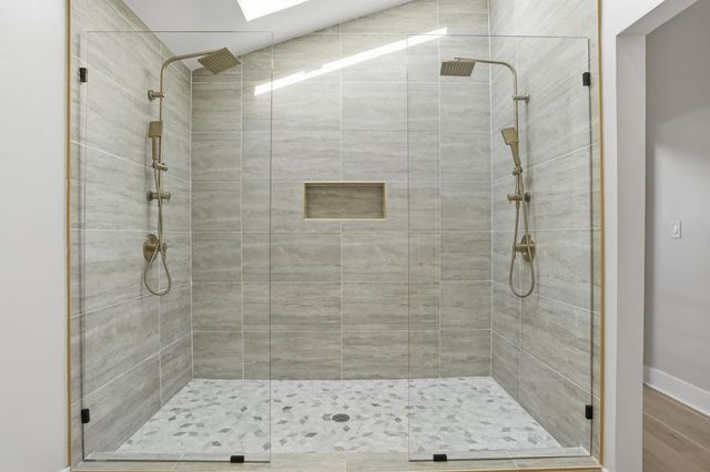 10043 Twin Creek Boulevard, Munster, IN 46321