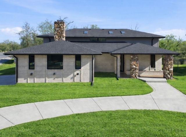 10043 Twin Creek Boulevard, Munster, IN 46321