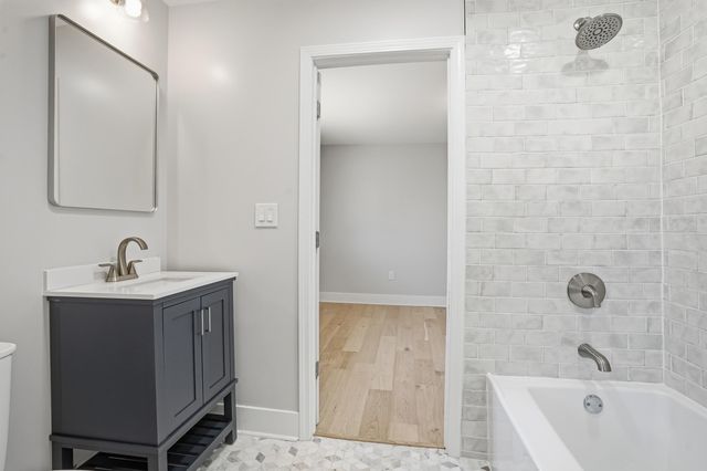 10043 Twin Creek Boulevard, Munster, IN 46321