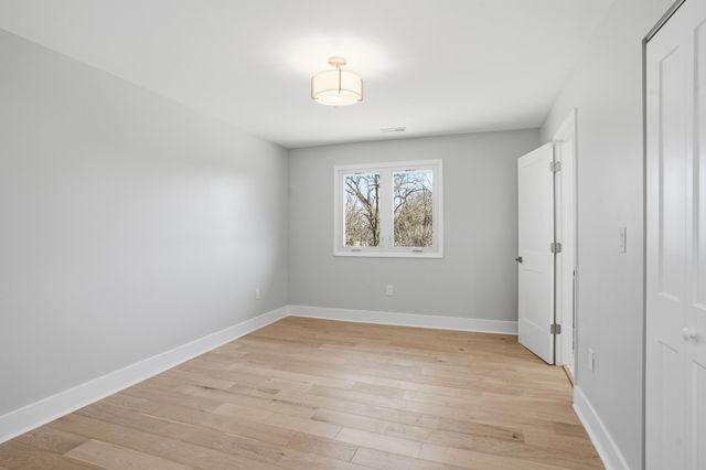 10043 Twin Creek Boulevard, Munster, IN 46321