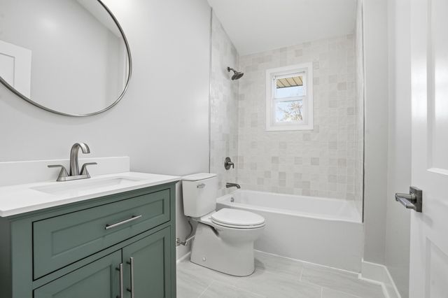 10043 Twin Creek Boulevard, Munster, IN 46321