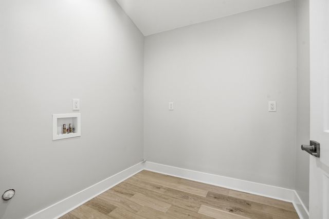 10043 Twin Creek Boulevard, Munster, IN 46321