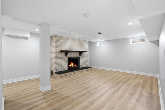 10043 Twin Creek Boulevard, Munster, IN 46321