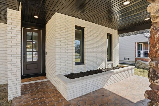 10043 Twin Creek Boulevard, Munster, IN 46321