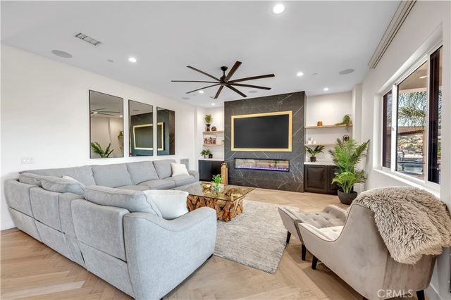 30327 Sea Horse, Canyon Lake, CA 92587