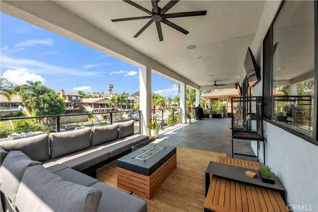 30327 Sea Horse, Canyon Lake, CA 92587