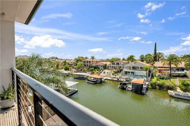 30327 Sea Horse, Canyon Lake, CA 92587