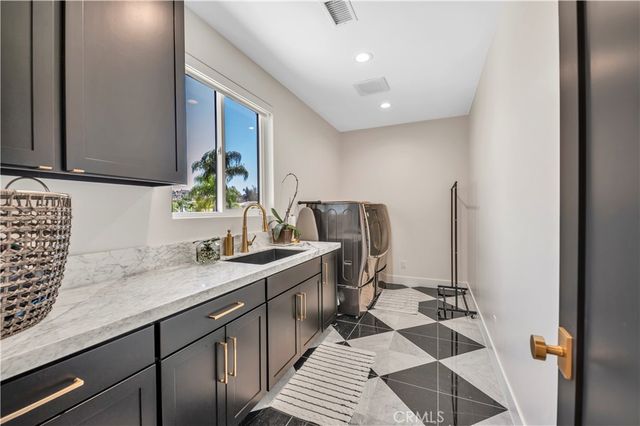 30327 Sea Horse, Canyon Lake, CA 92587