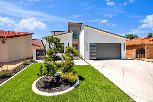30327 Sea Horse, Canyon Lake, CA 92587
