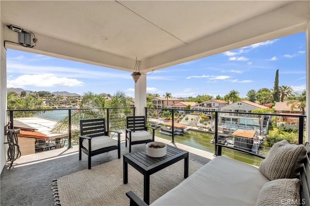 30327 Sea Horse, Canyon Lake, CA 92587