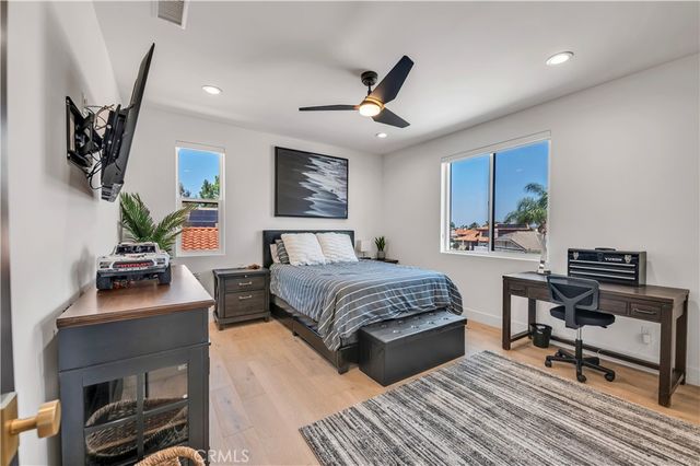 30327 Sea Horse, Canyon Lake, CA 92587