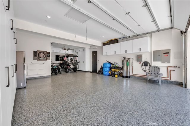30327 Sea Horse, Canyon Lake, CA 92587