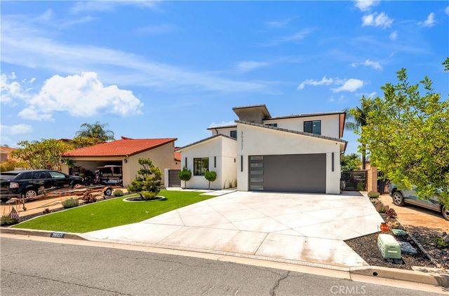 30327 Sea Horse, Canyon Lake, CA 92587