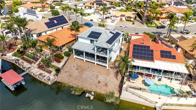 30327 Sea Horse, Canyon Lake, CA 92587