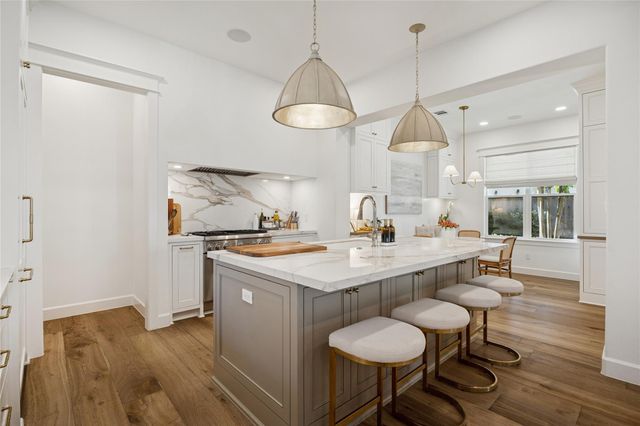 2031 Sheridan Street A, Houston, TX 77030