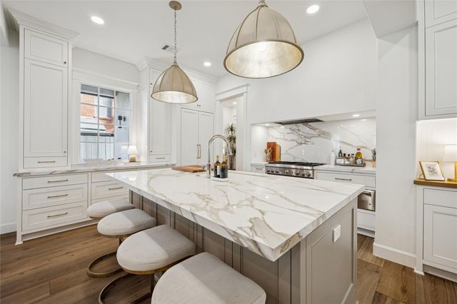 2031 Sheridan Street A, Houston, TX 77030